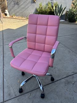 Pink desk chair