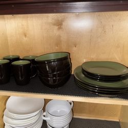 Dinnerware Set