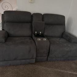 Power Reclining Love Seat 