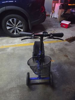 Knee Scooter with Basket