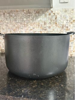 Large Black Alpine Cuisine Stockpot with Glass Lid.