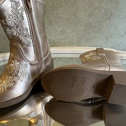 Toddler size 5 New cowgirl boots $10 OBO. Original price $26