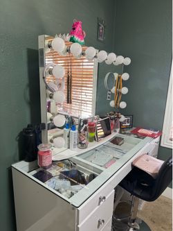 Impressions vanity