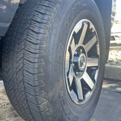 4 Bridgestone Dueler H/T 684 II Tires – P265/70R17