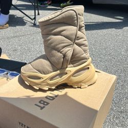 Yeezy NSLTD Boot