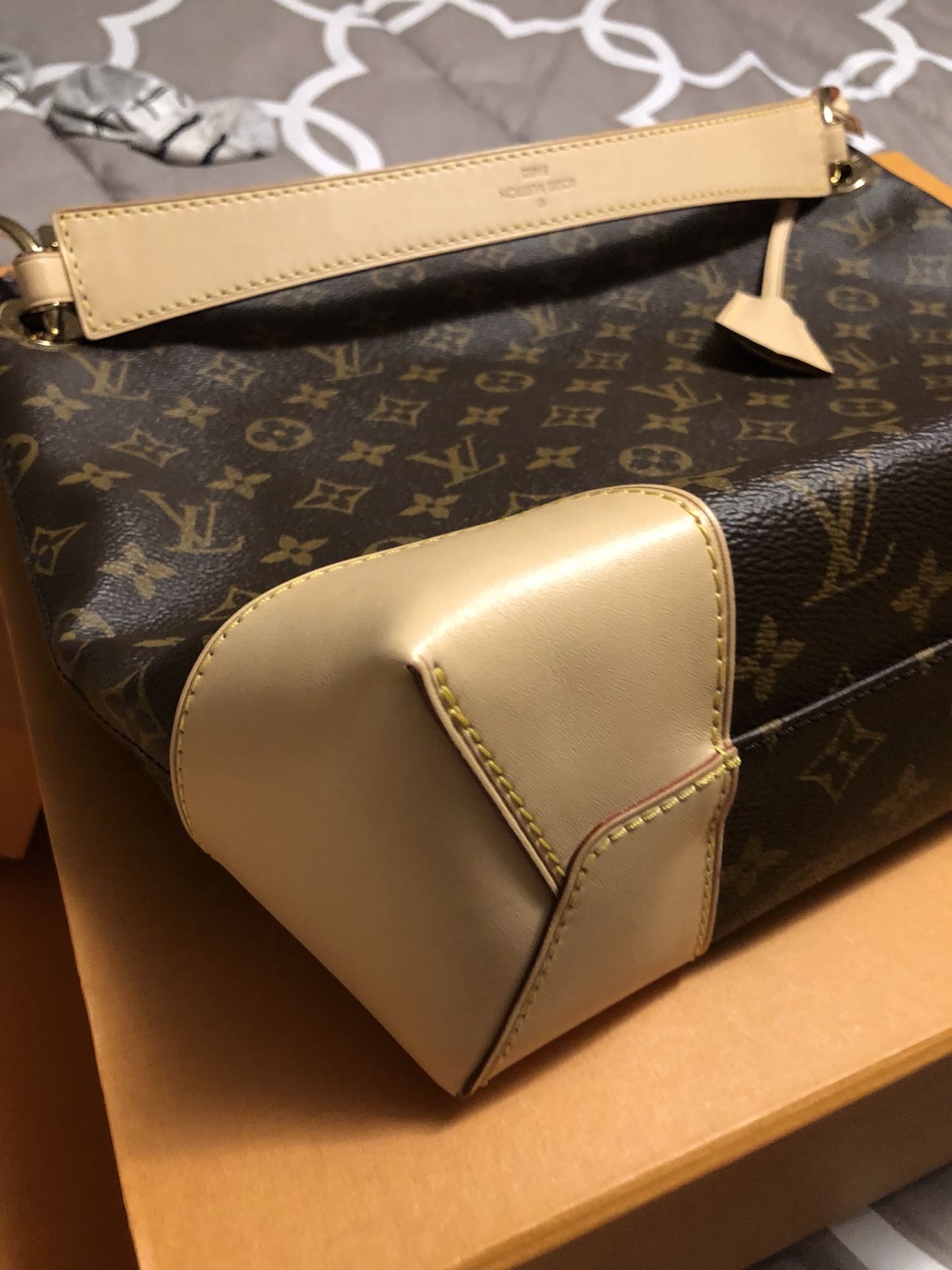 Louis Vuitton berri pm for Sale in East Providence, RI - OfferUp