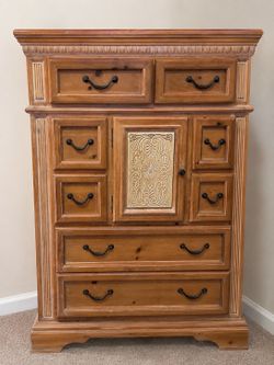 Chest of drawers