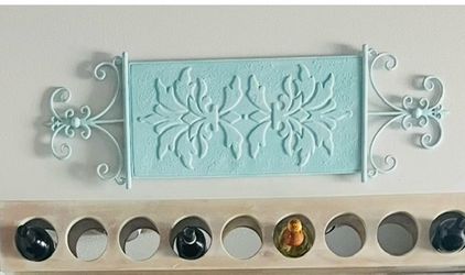 Decorative metal plaque