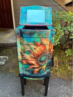 Moody Blues Sunflower 🌻 “ standing jewelry armoire
