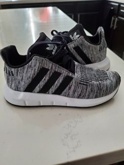 Adidas (Lil. Girl Size 12.5)