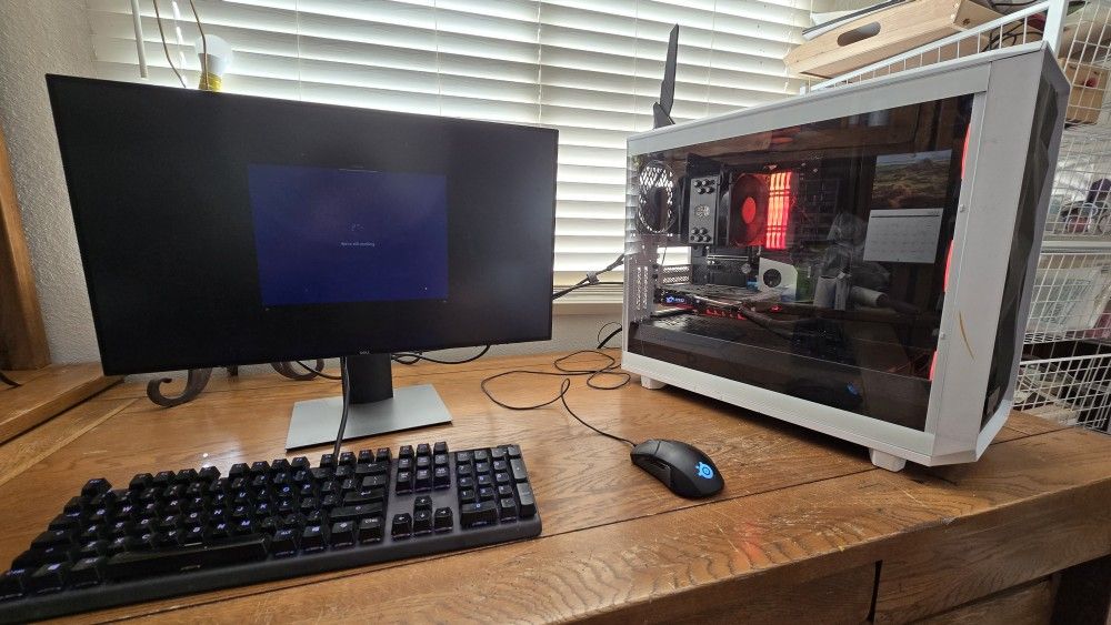 Gaming PC. Complete with 1440p monitor and Seelseries mouse/keyboard.