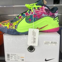 LeBron Xxll Bw Size 9.5 Men’s 