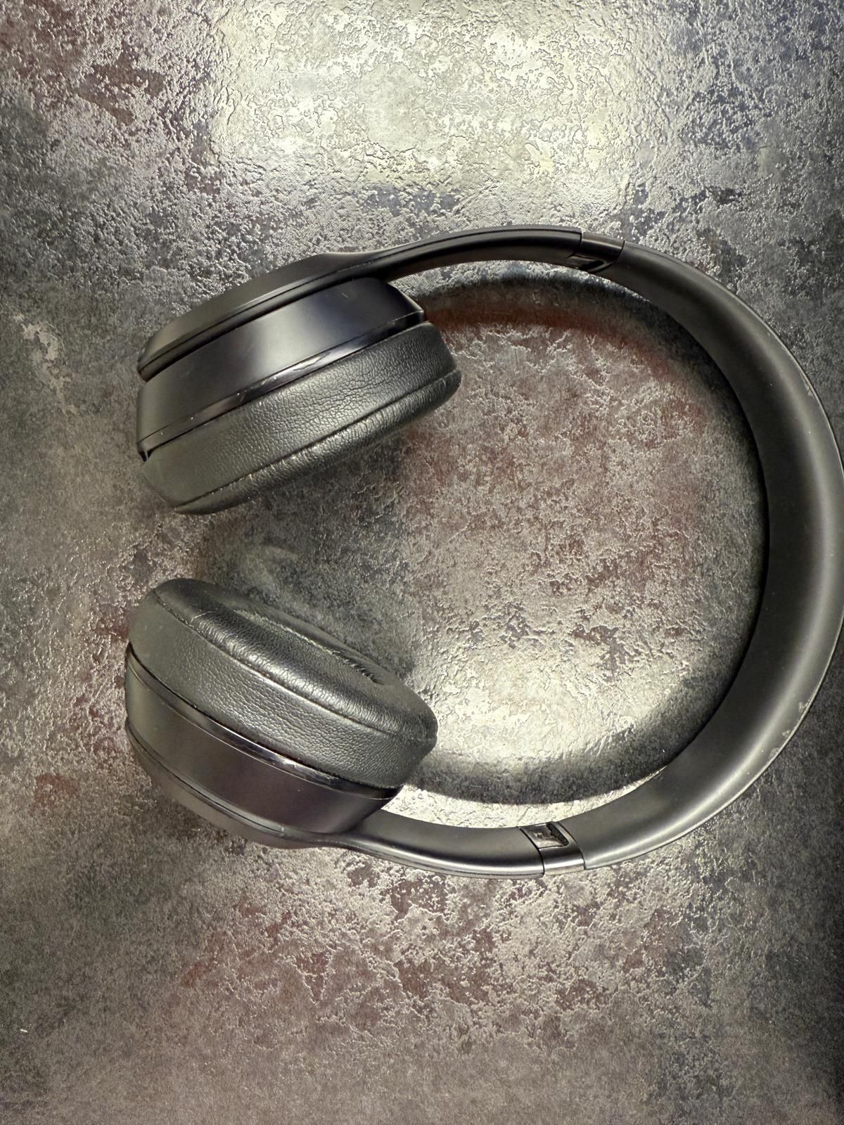 Beats Solo 3 Wireless On The Ear Headphones Black