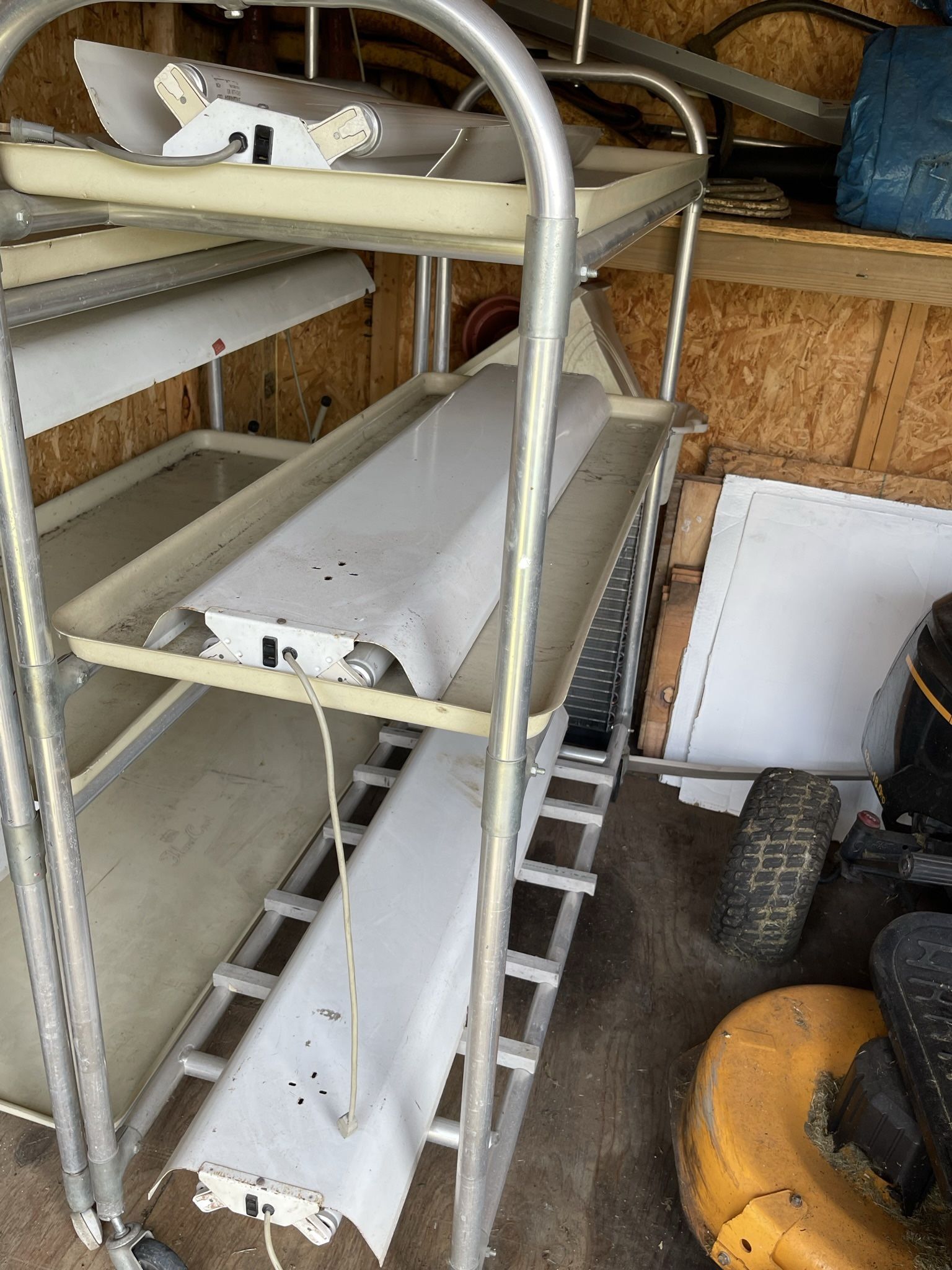 Grow Cart. Flora Grow Cart 