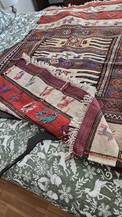 Rug hand made