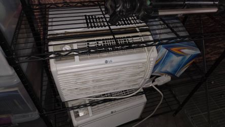 2x LG air conditioners. 5000 btu window units