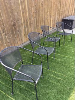 Outdoor Chairs & Tables