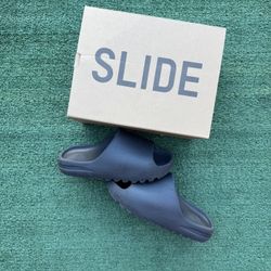 adidas Yeezy Slide “Onyx” Size 9M *ONLY*