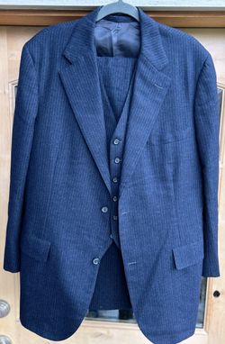 Vintage- BROOKS BROTHERS- 100% Thick Wool - 3-Pc.- Pinstripe Suit