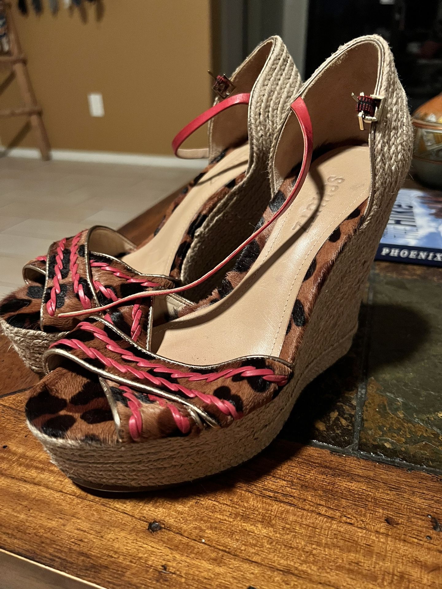 Schutz Wedges