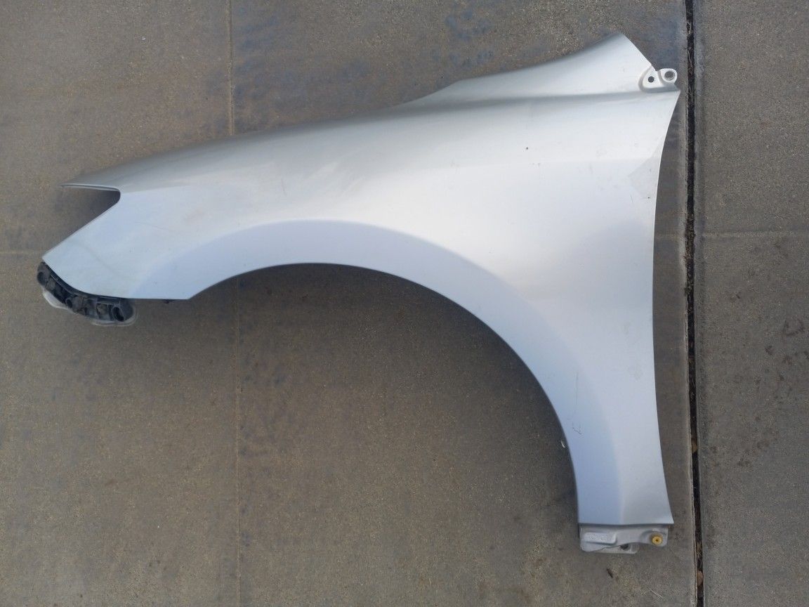 SCION TC OEM  LEFT  FENDER (SILVER) GOOD CONDITION FITS 2005 - 2010