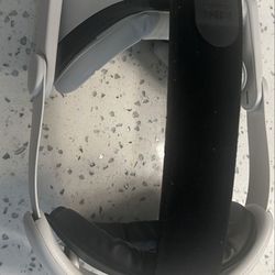 Meta Quest 2 VR Headset - 64GB - With Box & Controllers