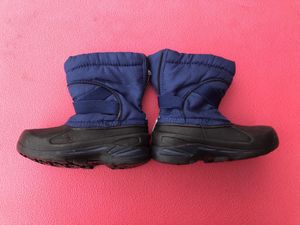 kids snow boots size 10