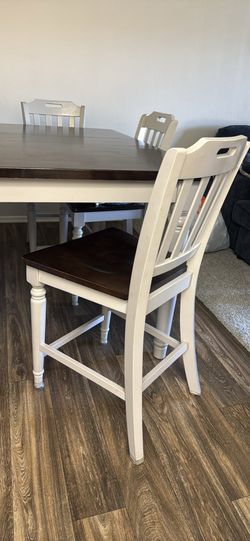 Dinning table