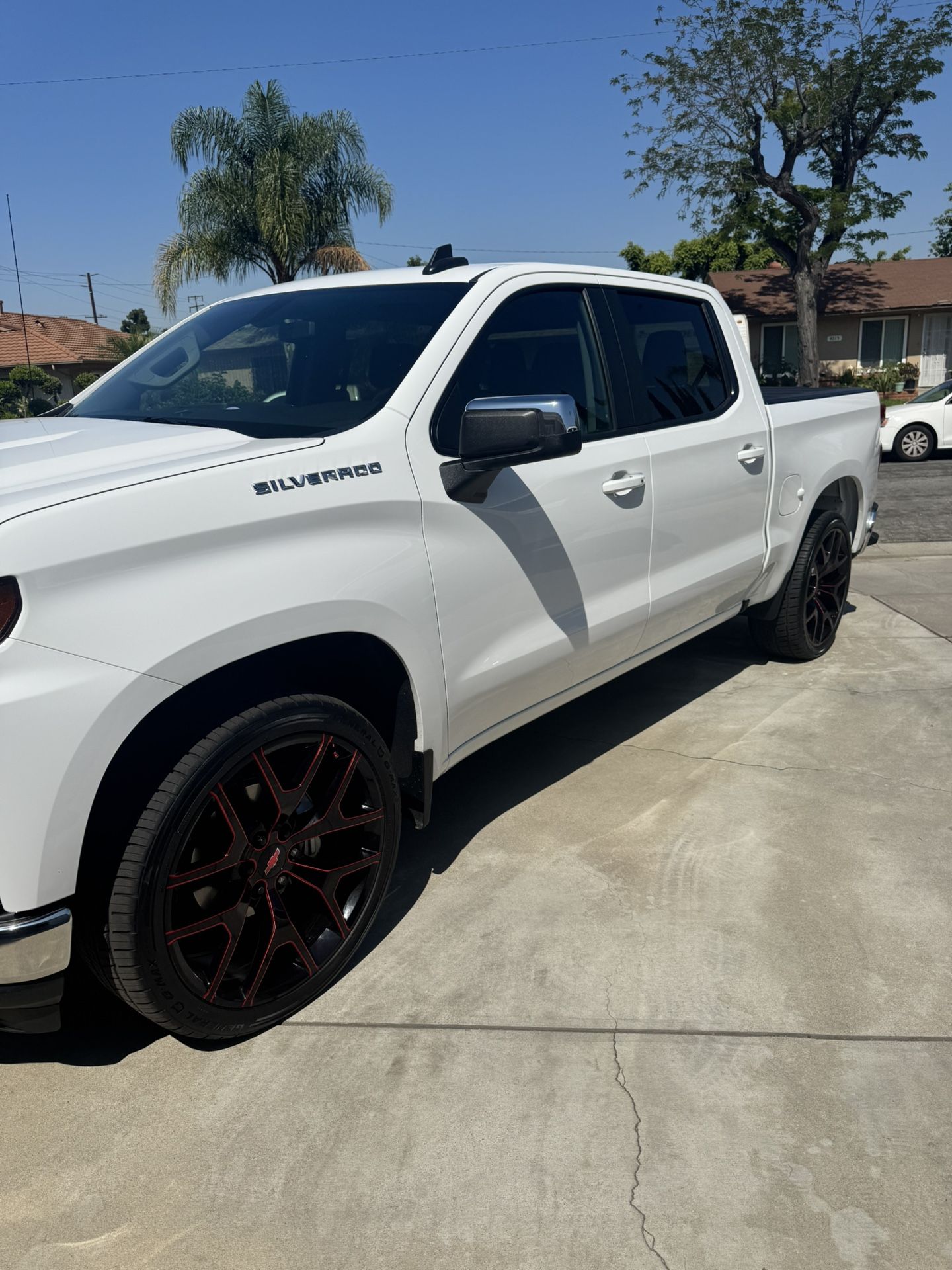 305/35r24 General GMaxTires and wheels (black and red 6 lug)