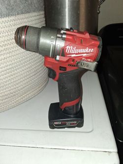Milwaukee m12 drill