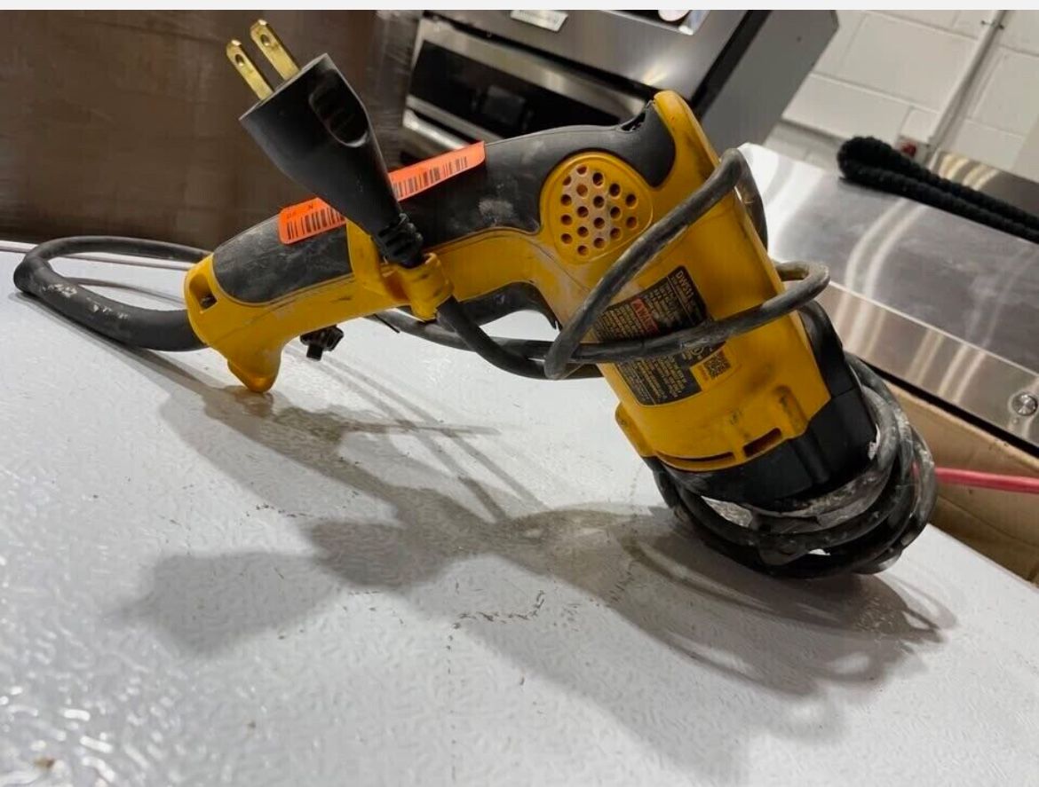 Dewalt 7.8 Amp Corded 1/2 in. VSR Variable Speed Reversible Hammer Drill
