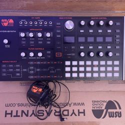 ASM Hydrasynth Desktop 8-voice Polyphonic Wave Morphing Synthesizer/ Polifónico de Morphing de Ondas, 8 voces
