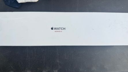 Apple Watch Series 3 (Cracked Screen / For Parts)