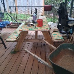 outdoor picnic table 