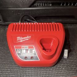 Milwaukee M12 12-Volt Charger