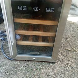 KOLD front Wine Chiller
