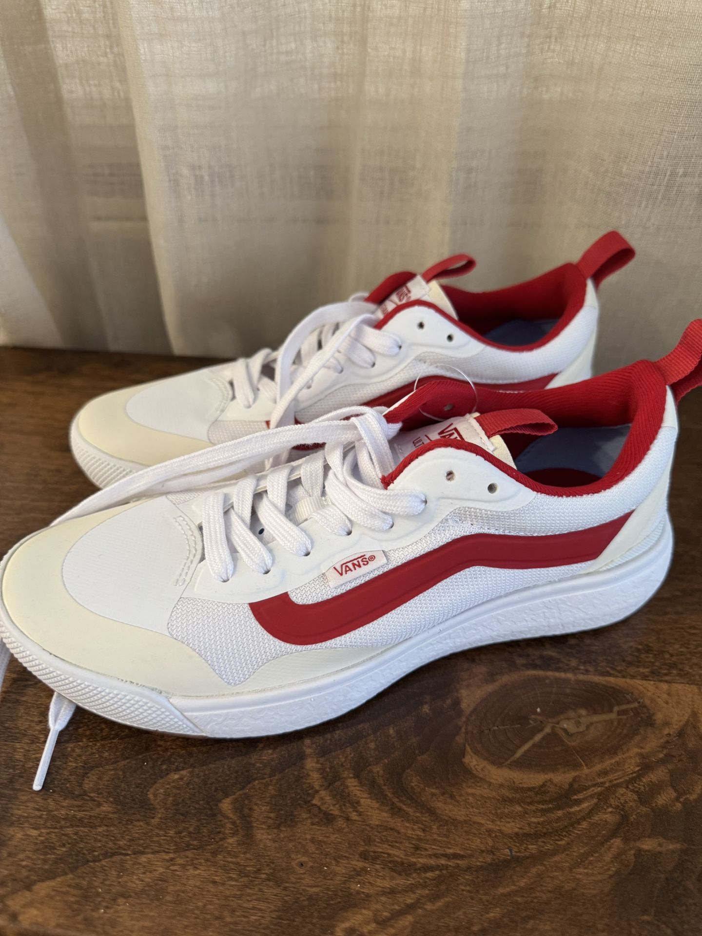 Vans UltraRange WOMENS = 8 MENS = 6.5
