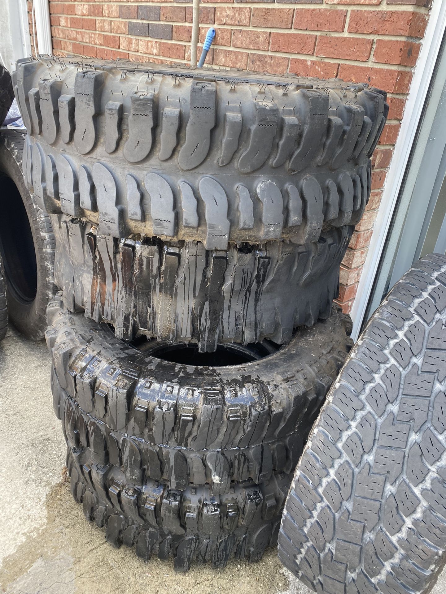 35x12.50r20 Boggers