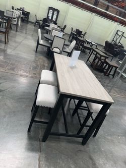 Dinning set table new in box