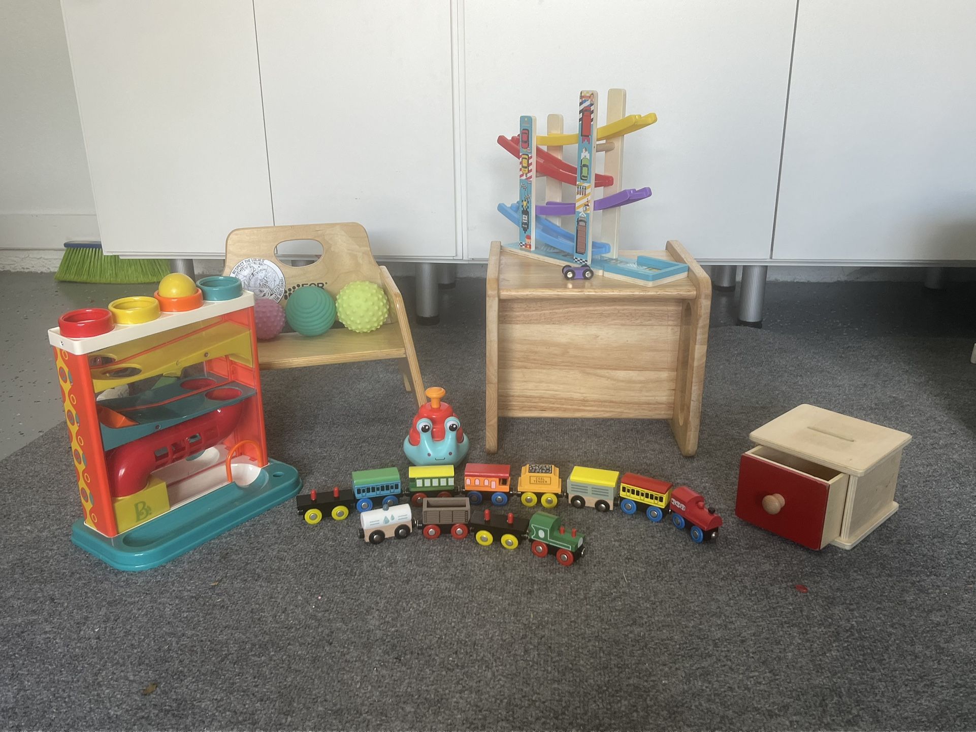 Montessori Toys, Furniture