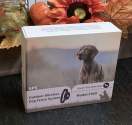 Outdoor GPS Wireless Dog Fence Electric Adjustable System Model: F800 Black, Brand New in perfect working condition