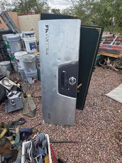 2008 Nissan Frontier XE tailgate