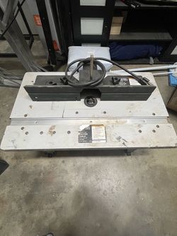 Router table W/Router and new bit