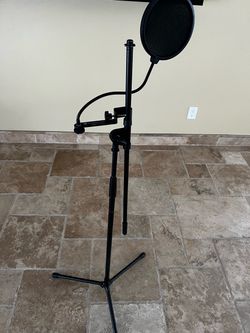 Microphone Stand with Pop Filter