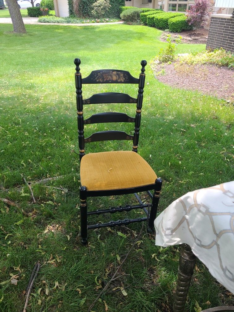 Vintage Hitchcock Ladder Back Chair Accent