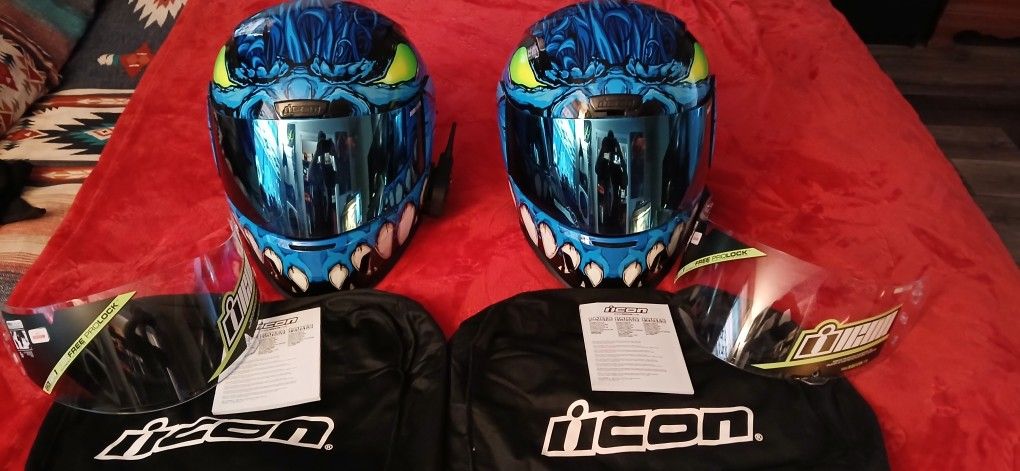 "×2" MEDIUM Icon Motorcycle Helmets