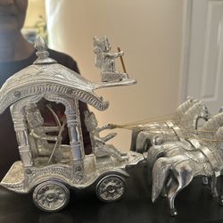 Mahabharata Chariot statue