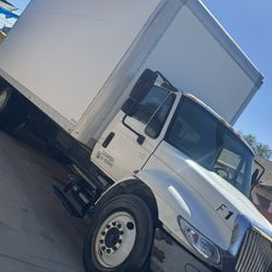 Diesel Truck With Lift Gate