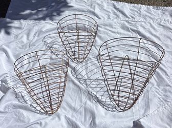 Set of 3 Rustic Wire Baskets