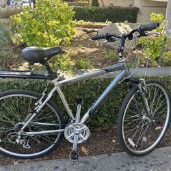 Northrock SC7 Hybrid/Commuter Bike In Excellent Condition (Large)